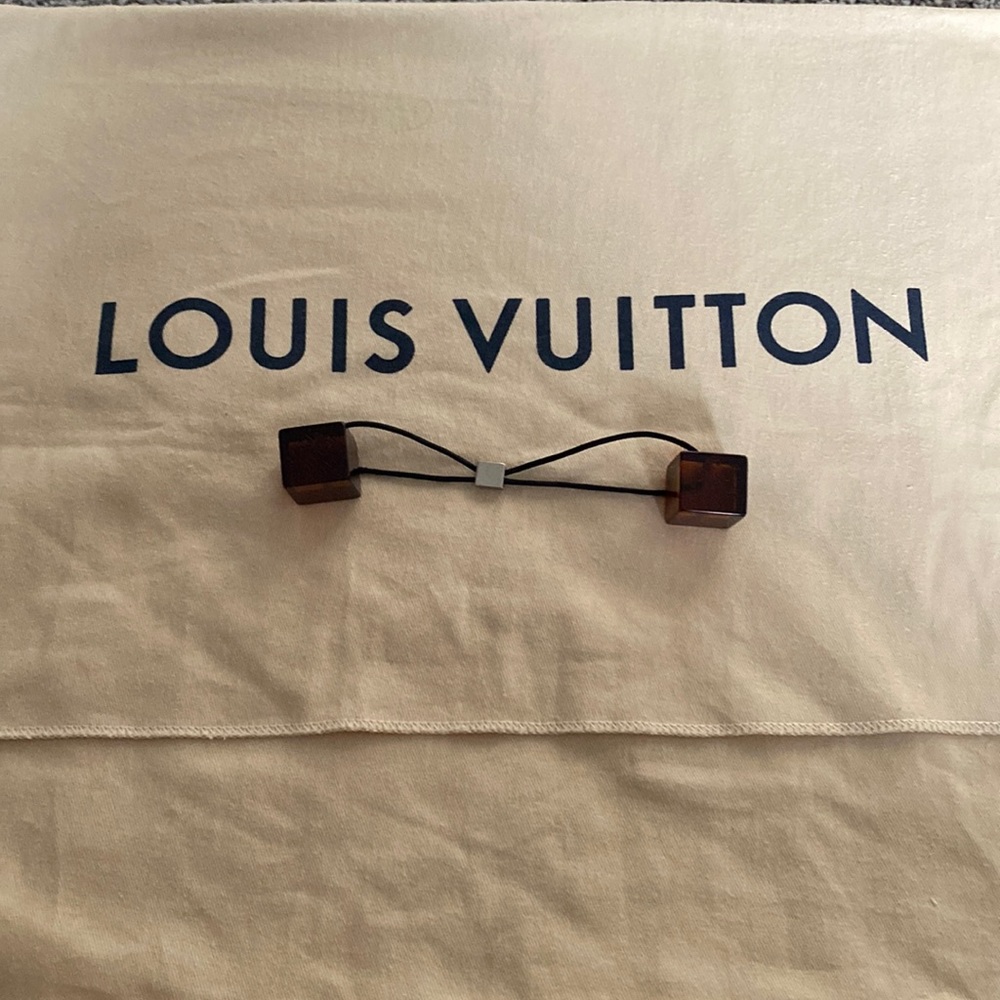 LV Cube Hairtie